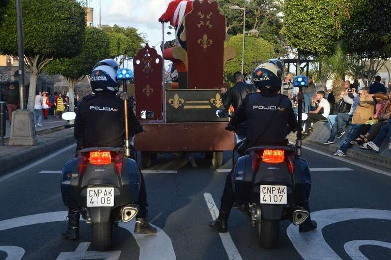 Imagen de archivo de agentes de la Policía Nacional en la cabalgata del pasado sábado (Foto TA)